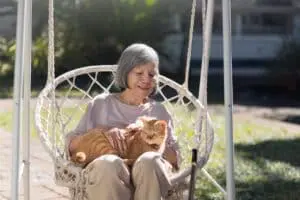 Benefits of Animal Therapy for Seniors With Dementia